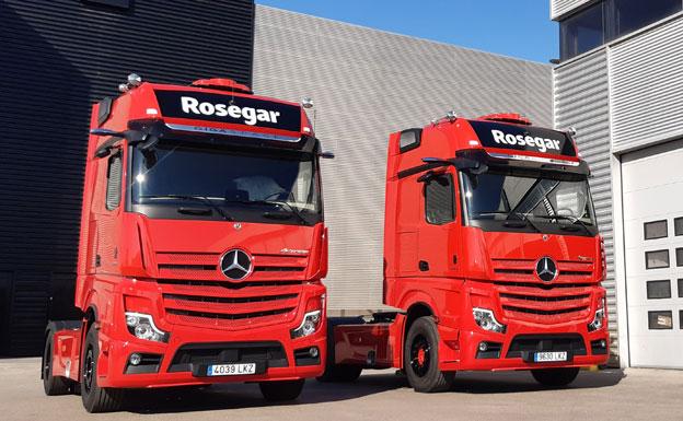 Comercial Dimovil entrega dos unidades del nuevo Actros 1853 LS a Grupo Rosegar