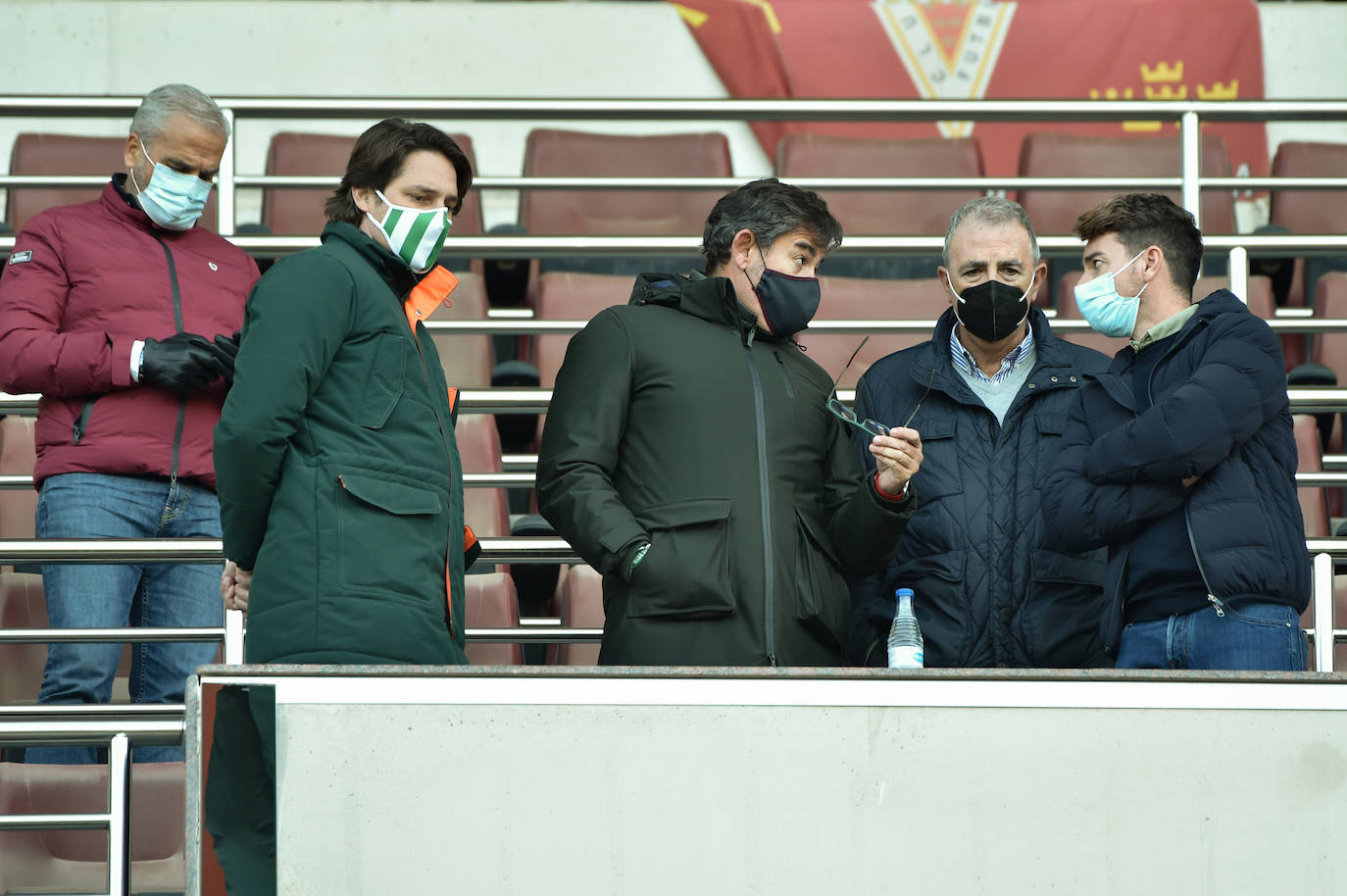 Fotos: Los aficionados del Real Murcia tiñen de grana las gradas del Enrique Roca nueve meses después