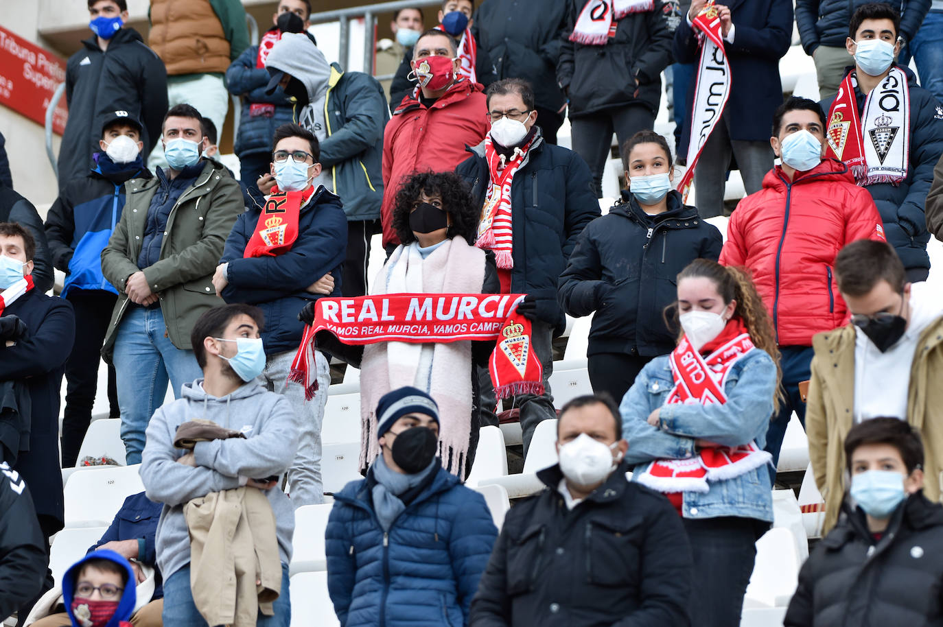 Fotos: Los aficionados del Real Murcia tiñen de grana las gradas del Enrique Roca nueve meses después