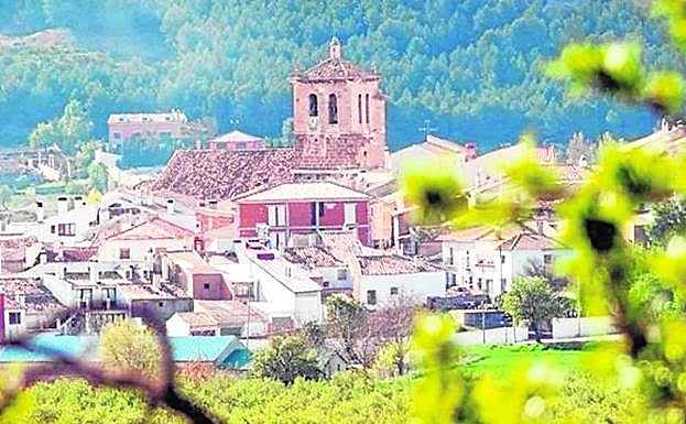 Imagen principal - Arriba, Puebla Don Fabrique. Abajo, Castril y Baza.