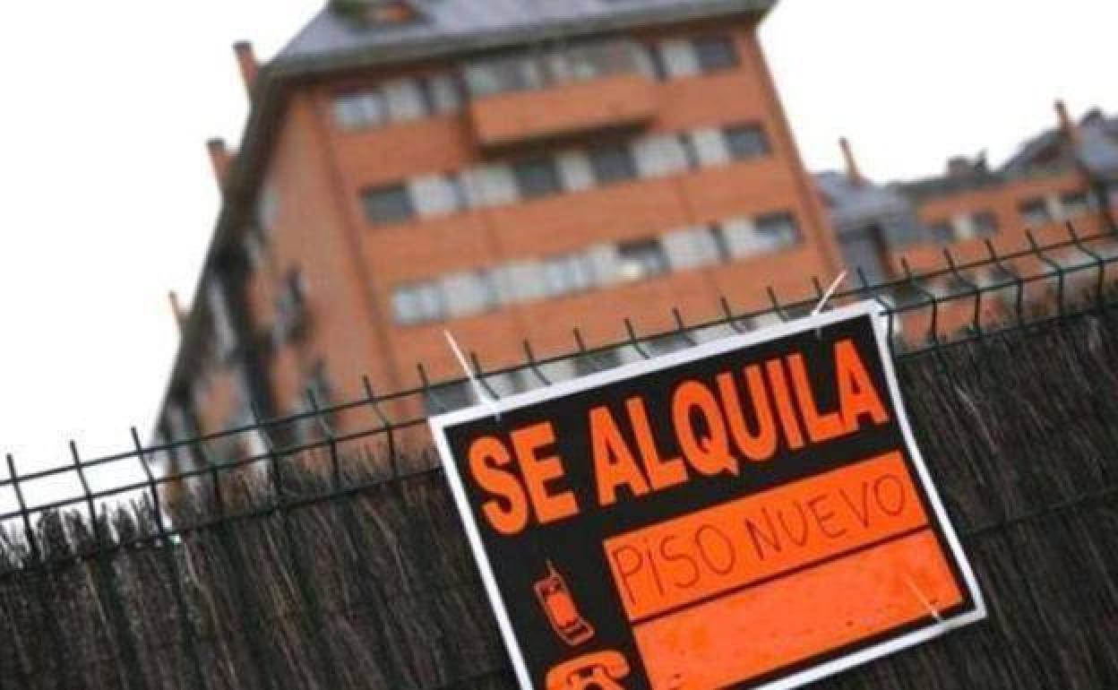 Cartel de 'Se alquila' en una urbanización. 