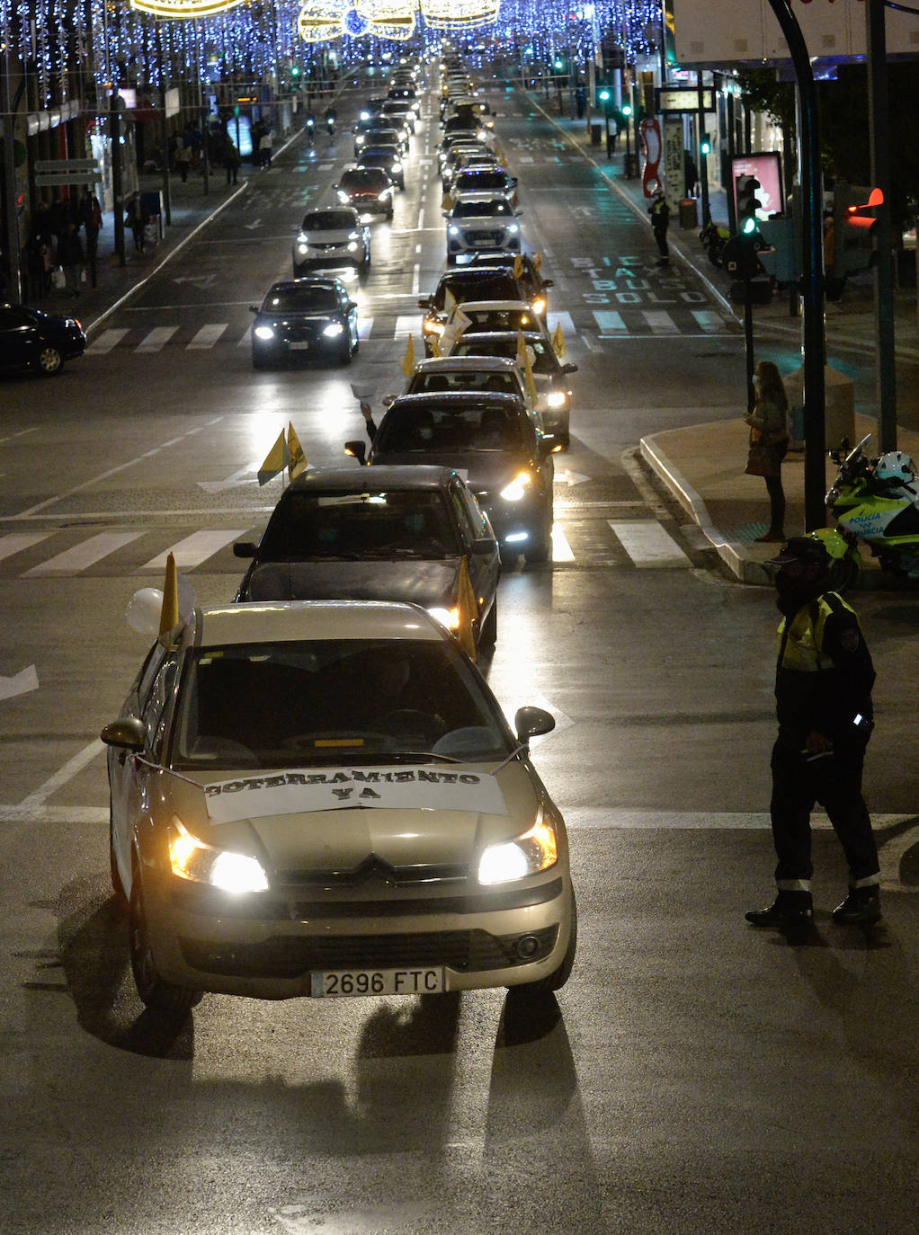 Fotos: Los vecinos del soterramiento claman en la calle por el desbloqueo de las obras