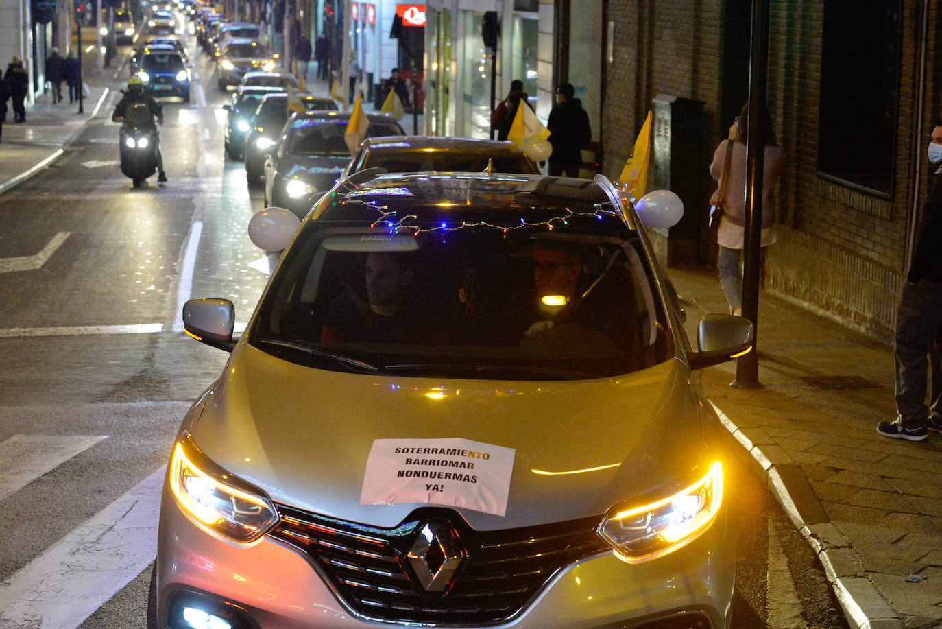 Fotos: Los vecinos del soterramiento claman en la calle por el desbloqueo de las obras