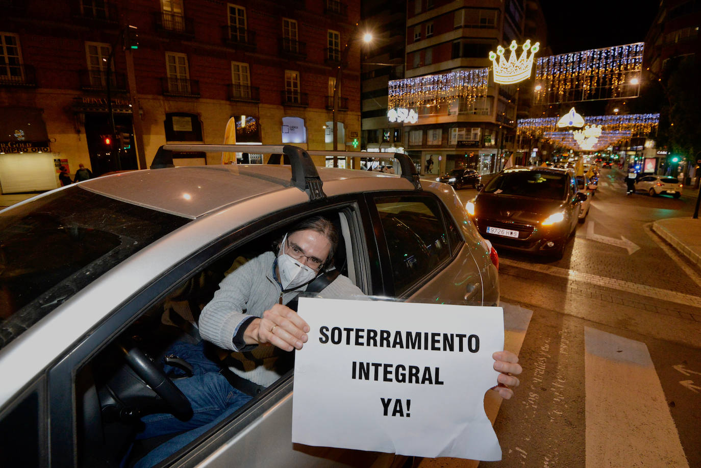 Fotos: Los vecinos del soterramiento claman en la calle por el desbloqueo de las obras