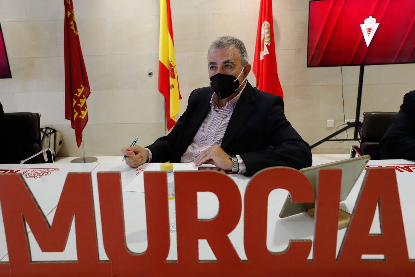Fotos: Paseo triunfal para el Consejo de Tornel en otra Junta decisiva para el Murcia