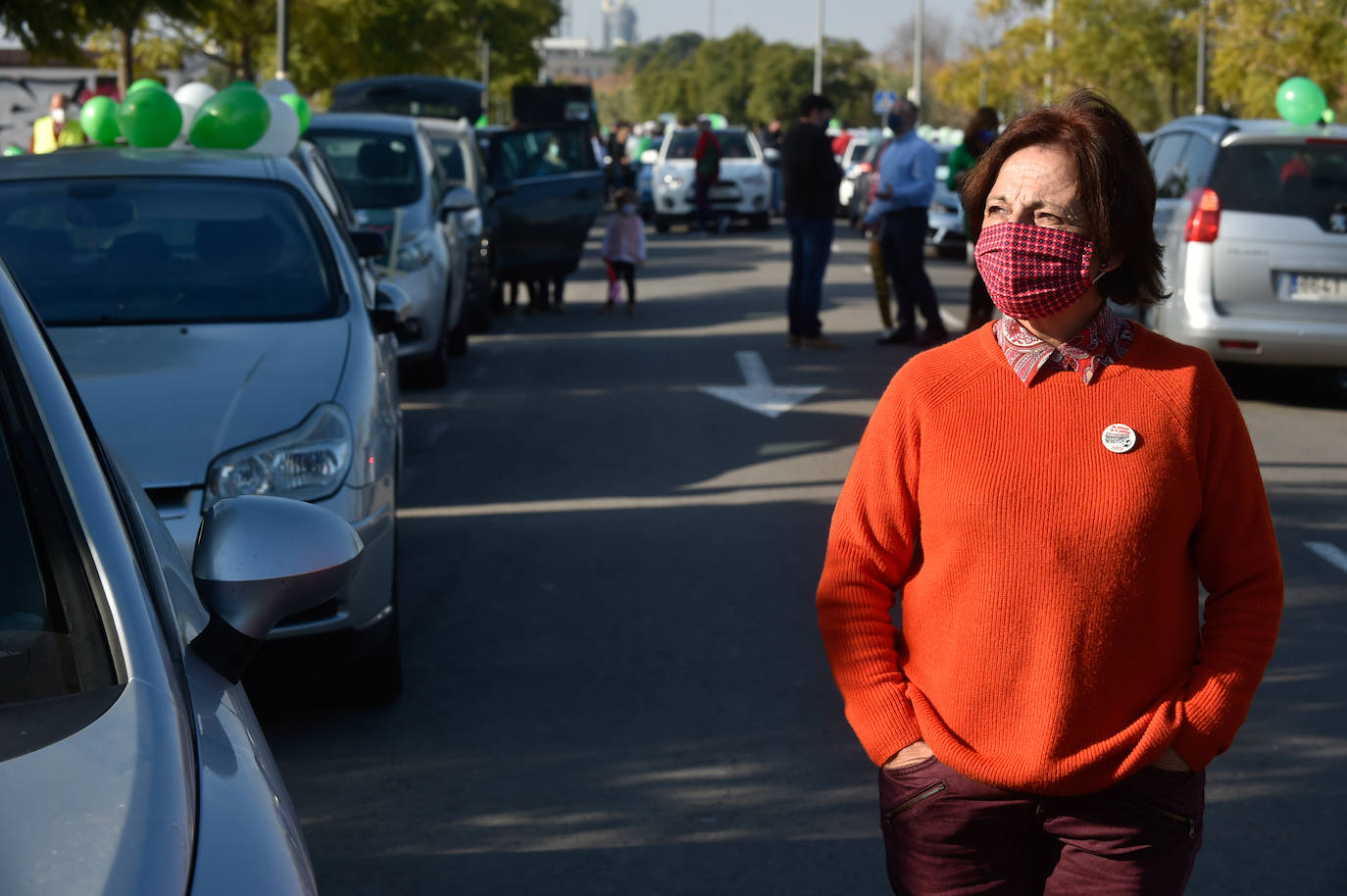 Fotos: Una manifestación con decenas de coches y bicis en Murcia exigen el refuerzo de los servicios públicos