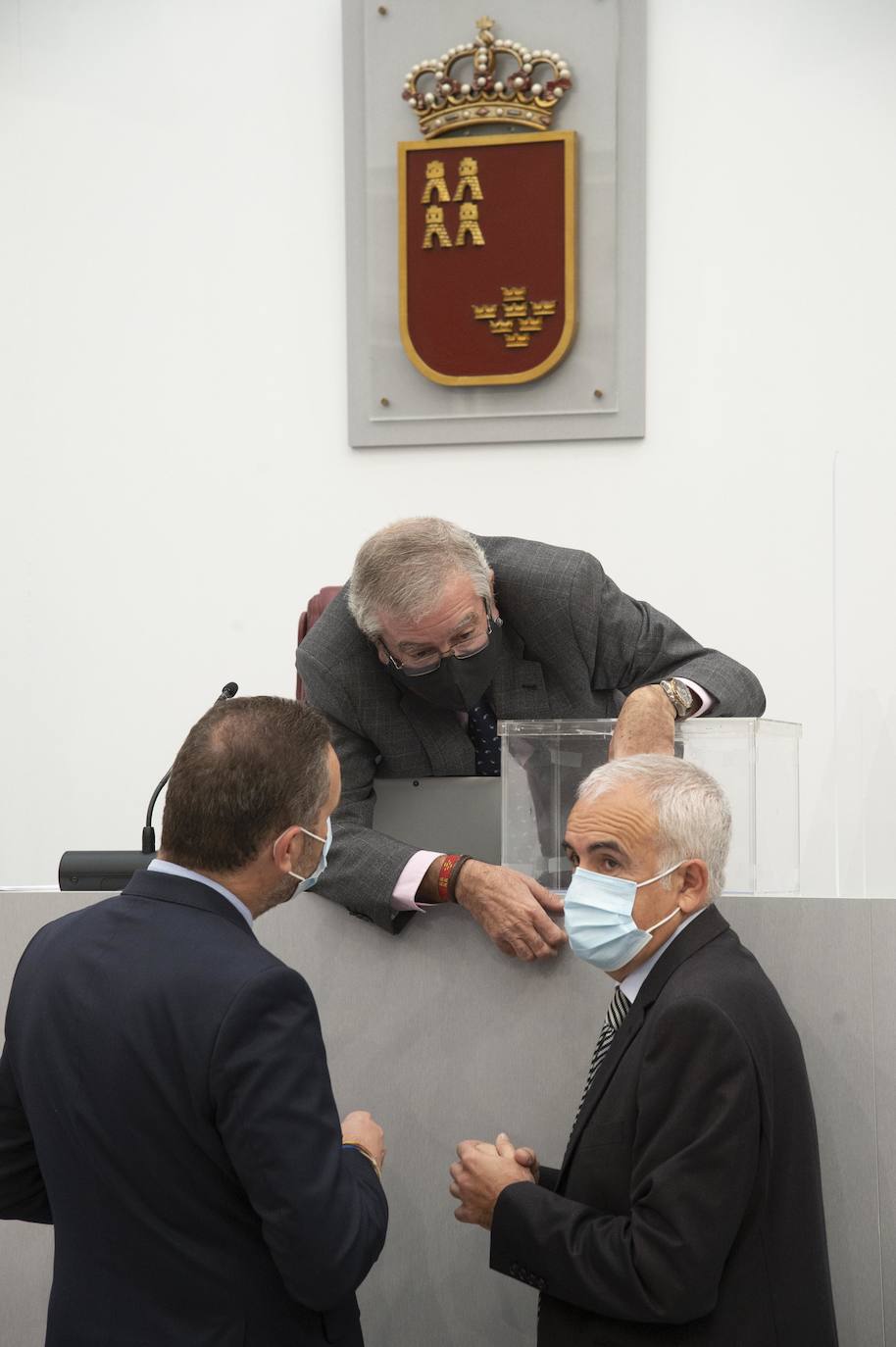 Fotos: La Asamblea plantea un pacto regional que aspire al consenso y la excelencia en la educación