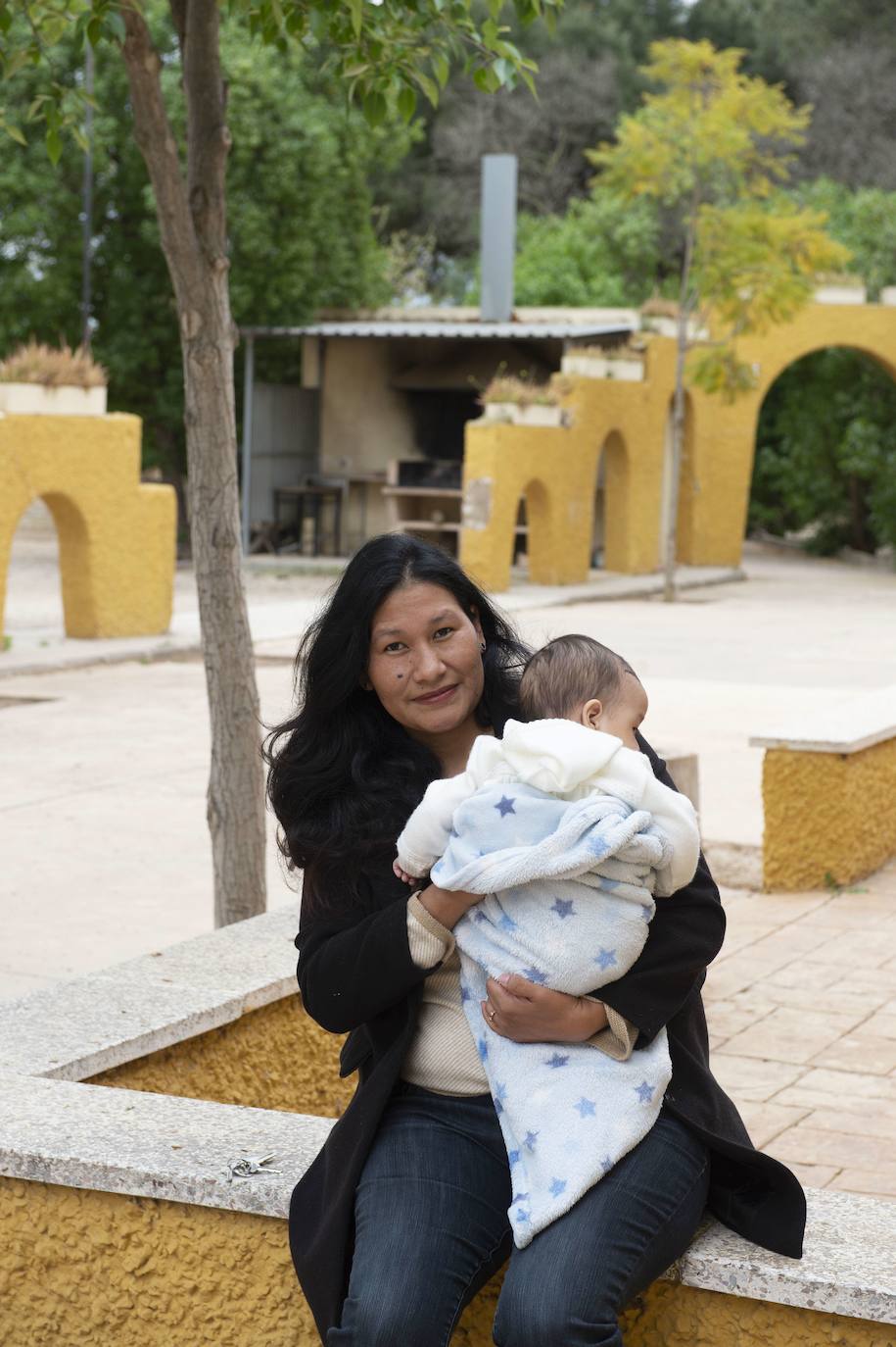 17-03-2020. Alison Rodríguez, de 34 años, ciudadana de origen boliviano con nacionalidad española, se convierte en la primera persona infectada por el coronavirus a la que la Sanidad murciana otorga el alta médica. 