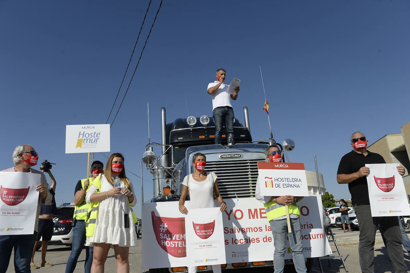 12-09-2020. La 'caravana hostelera' cierra el centro de Murcia para lanzar un "grito de socorro"