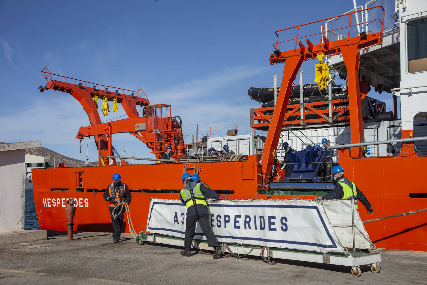 Fotos: El buque &#039;Hespérides&#039;, de la Armada Española, sale hacia la Antártida