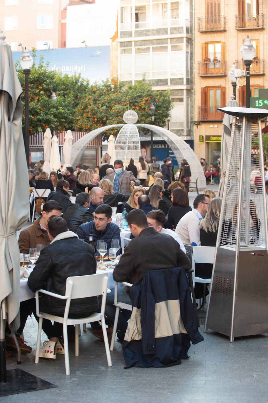 Fotos: Ambiente en Murcia durante el aperitivo y el &#039;tardeo&#039; de Nochevieja