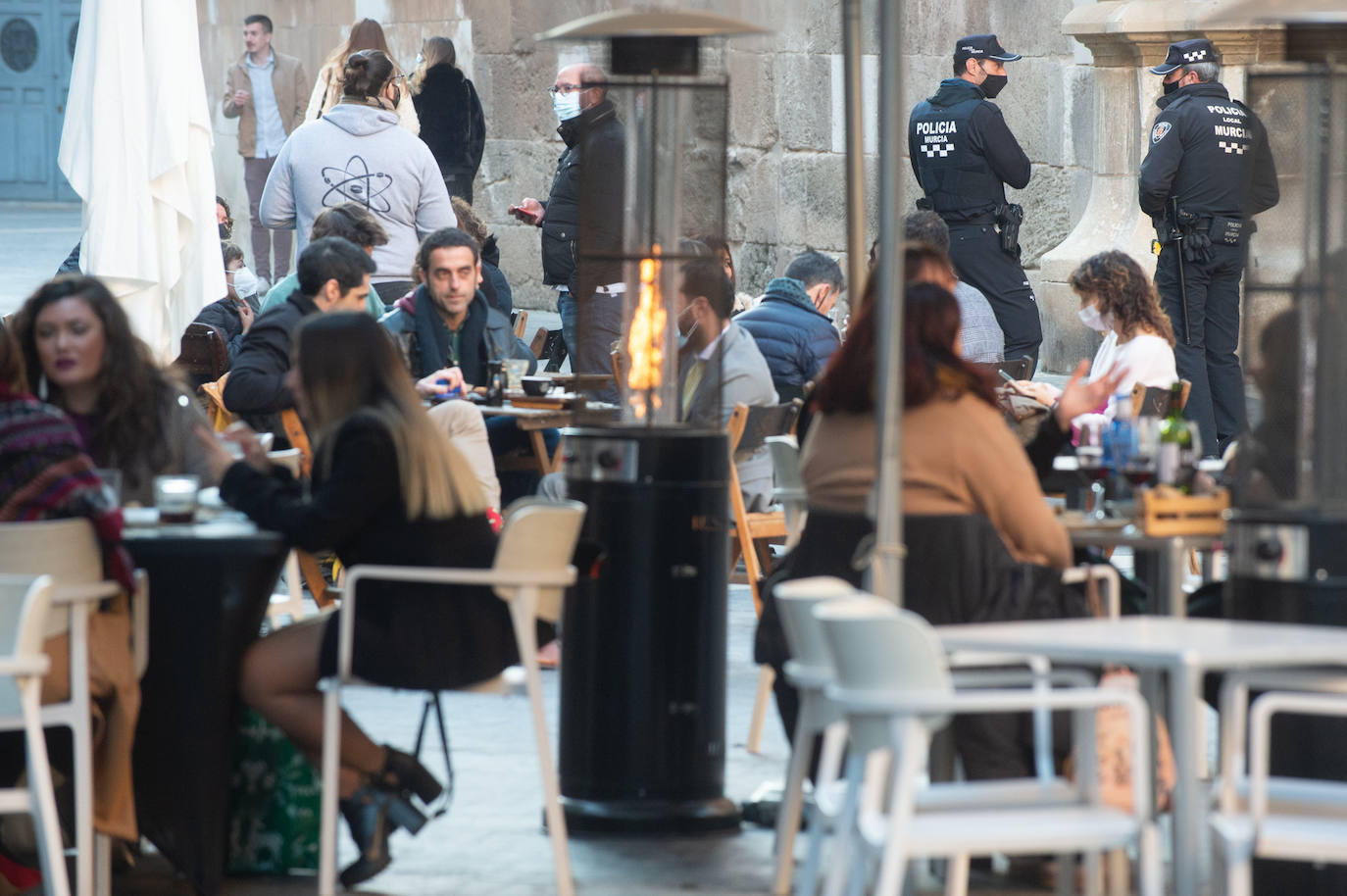 Fotos: Ambiente en Murcia durante el aperitivo y el &#039;tardeo&#039; de Nochevieja