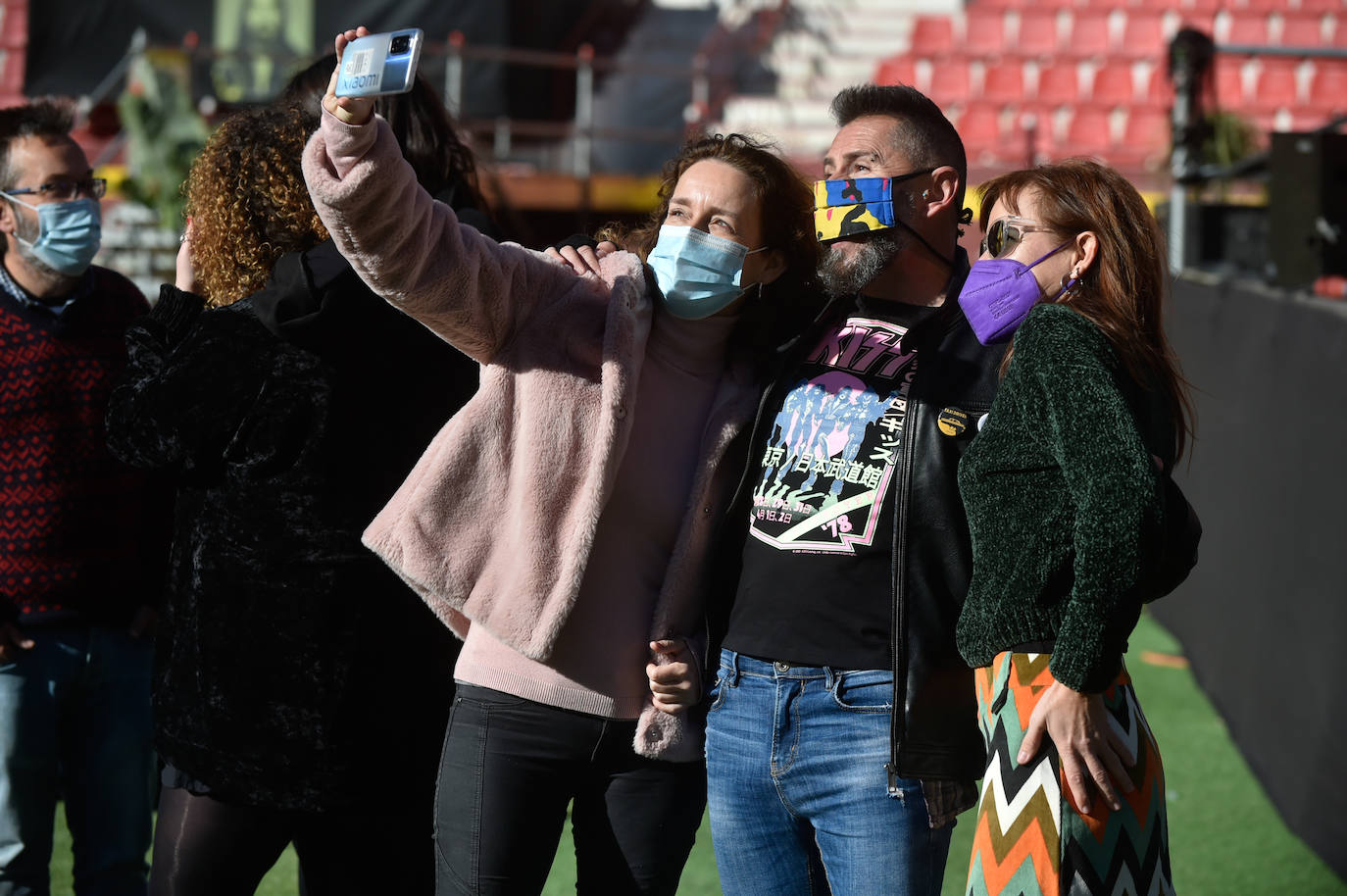 Fotos: Varry Brava y Don Fluor reciben con música el 2021