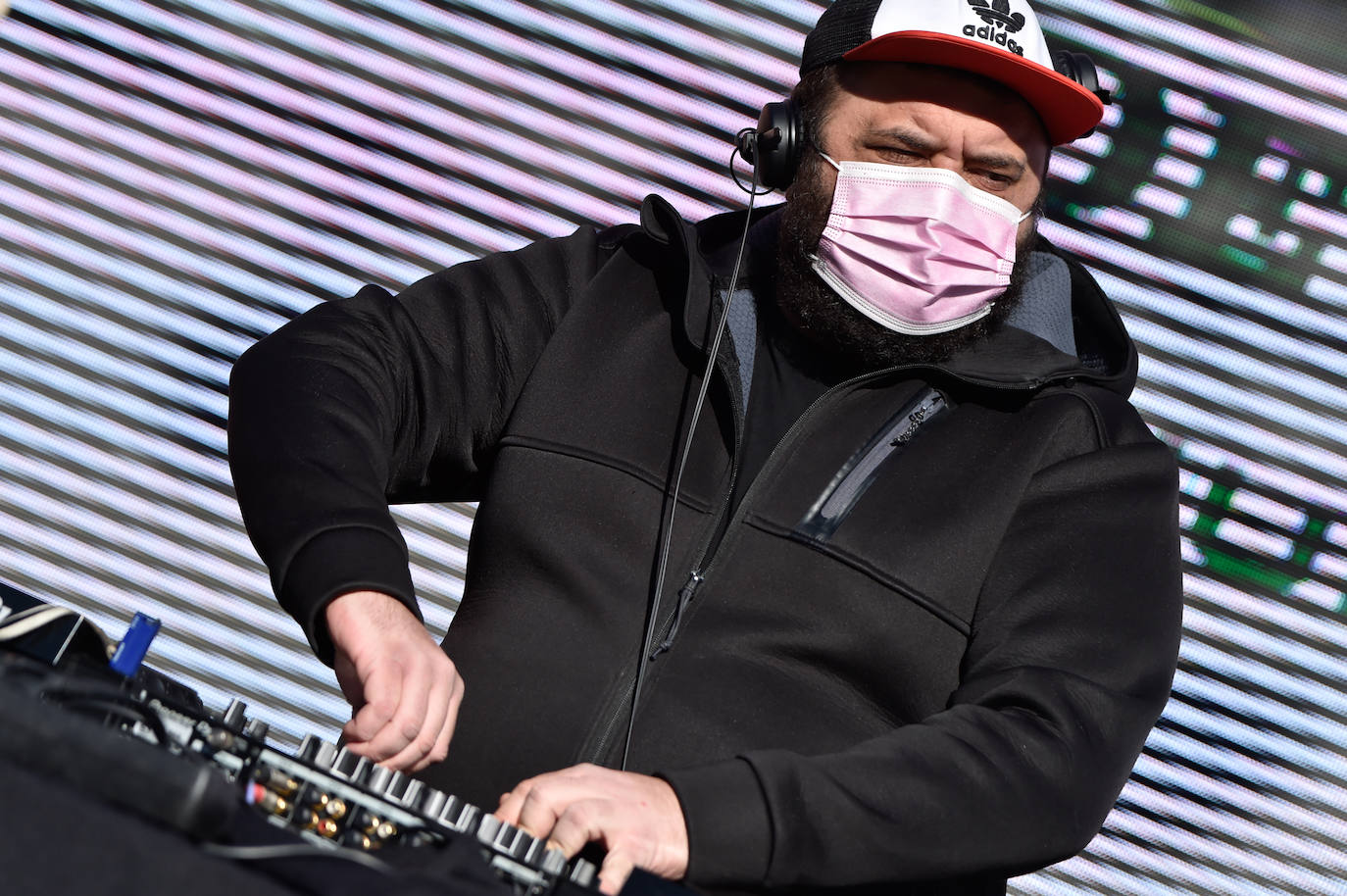 Fotos: Varry Brava y Don Fluor reciben con música el 2021