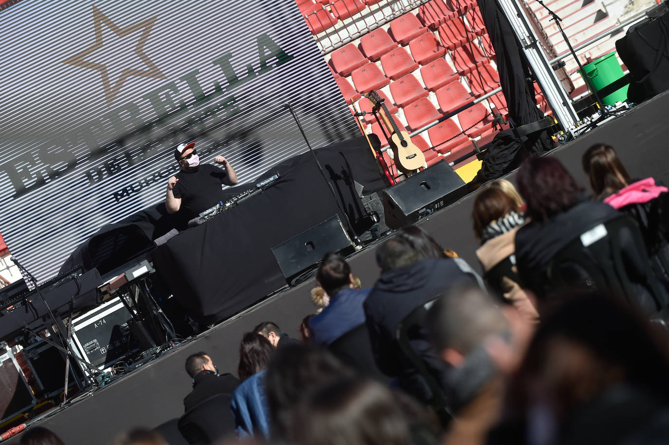 Fotos: Varry Brava y Don Fluor reciben con música el 2021