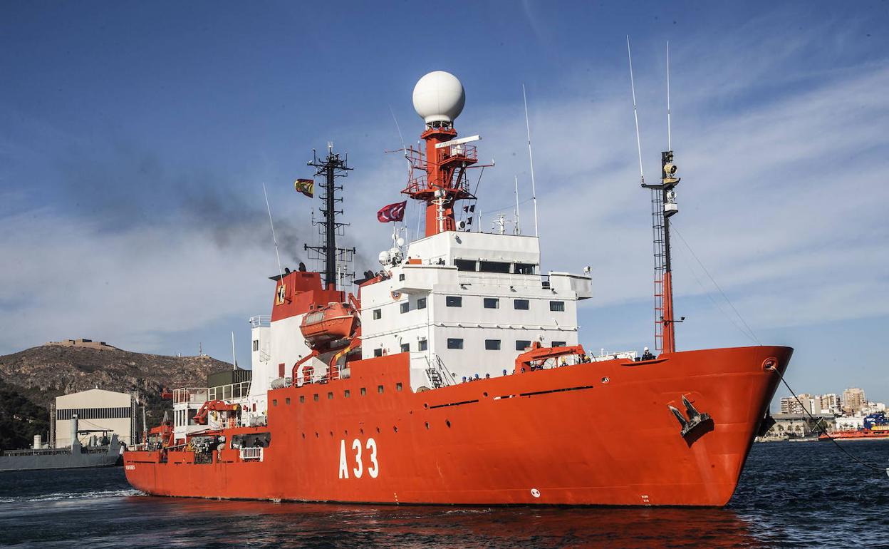 El Hespérides, el día de su partida, la semana pasada.