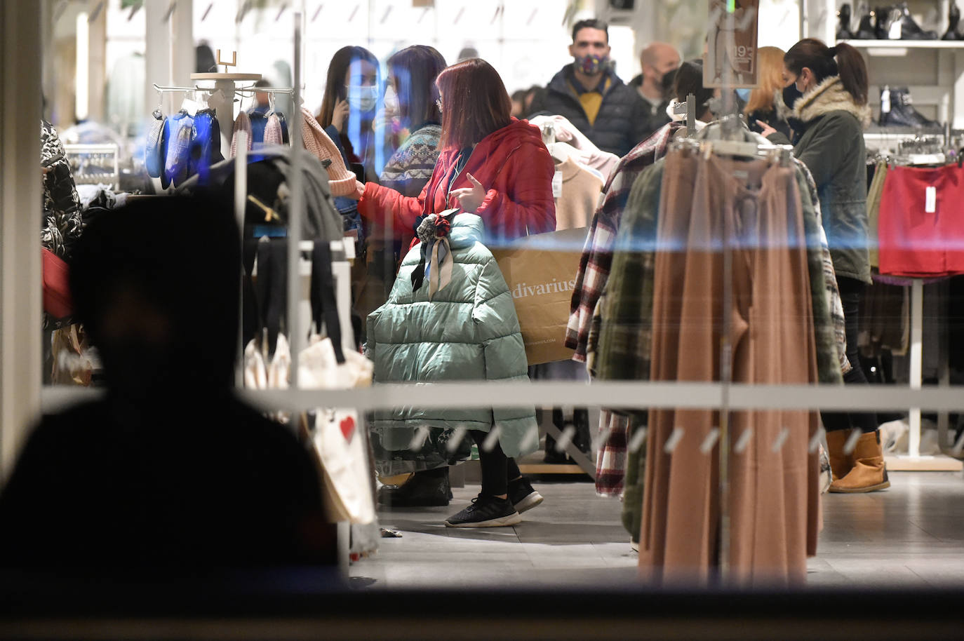 Fotos: Comercios llenos en Murcia en víspera de Reyes