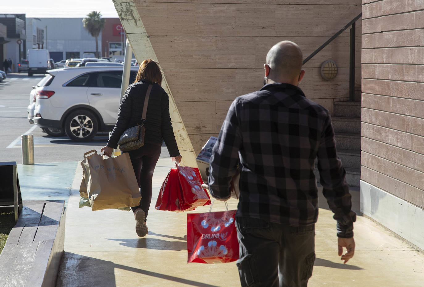 Fotos: Comercios llenos en las rebajas de Cartagena