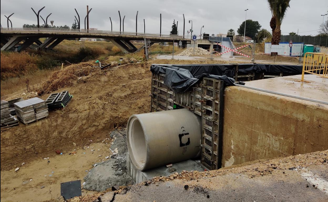 Obras en el colector de la zona norte de Murcia, este jueves. 