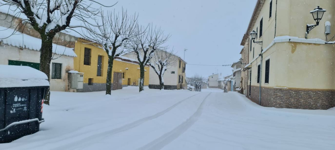 Nieve en El Moralejo (Caravaca), este viernes.