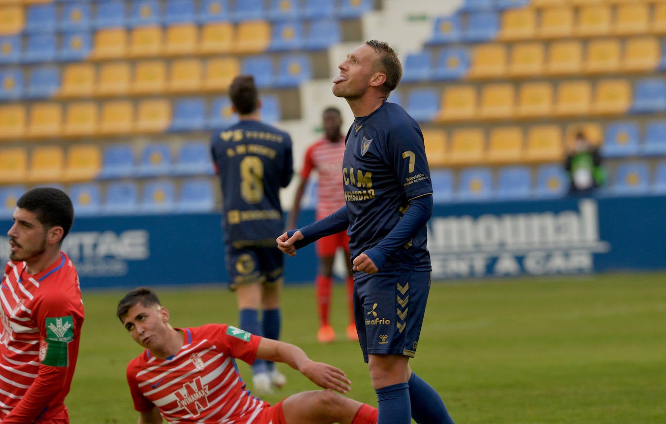 Fotos: La victoria del UCAM sobre el Recreativo Granada, en imágenes