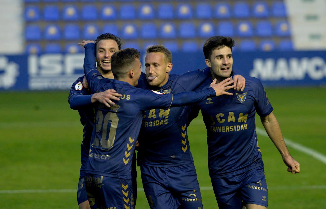 Fotos: La victoria del UCAM sobre el Recreativo Granada, en imágenes