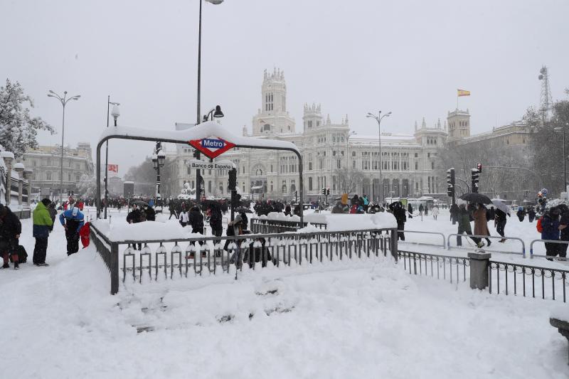 Nieve en el centro de Madrid, en una de las estaciones de Metro