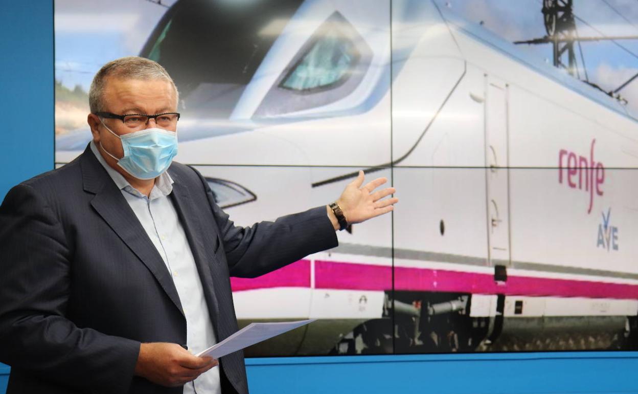 El portavoz del PP en la Comisión de Transportes, Movilidad y Agenda Urbana en el Senado, Francisco Bernabé.