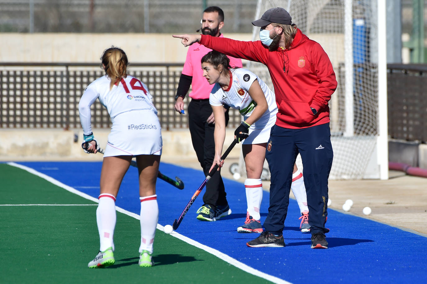 Fotos: La selección de hockey disfruta en Santomera