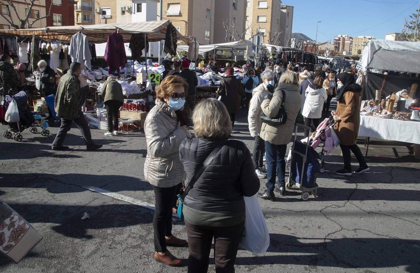 Fotos: El mercado del Cenit se llena de clientes