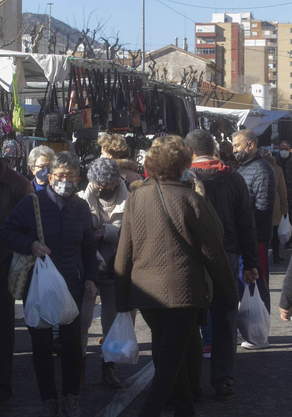 Fotos: El mercado del Cenit se llena de clientes