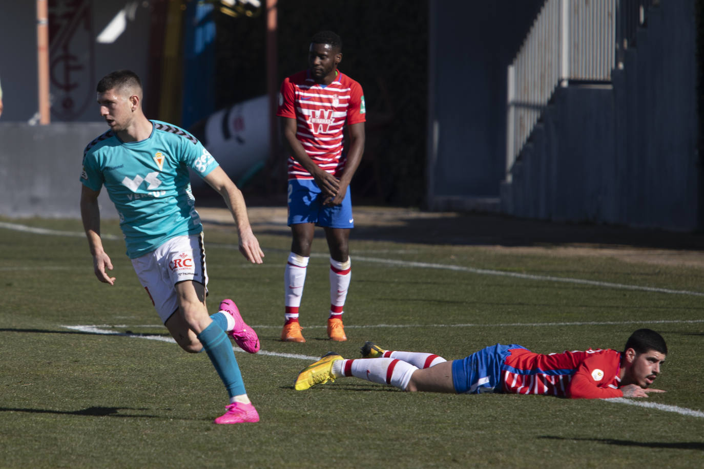 Fotos: El Murcia logra un triunfo de oro en Granada