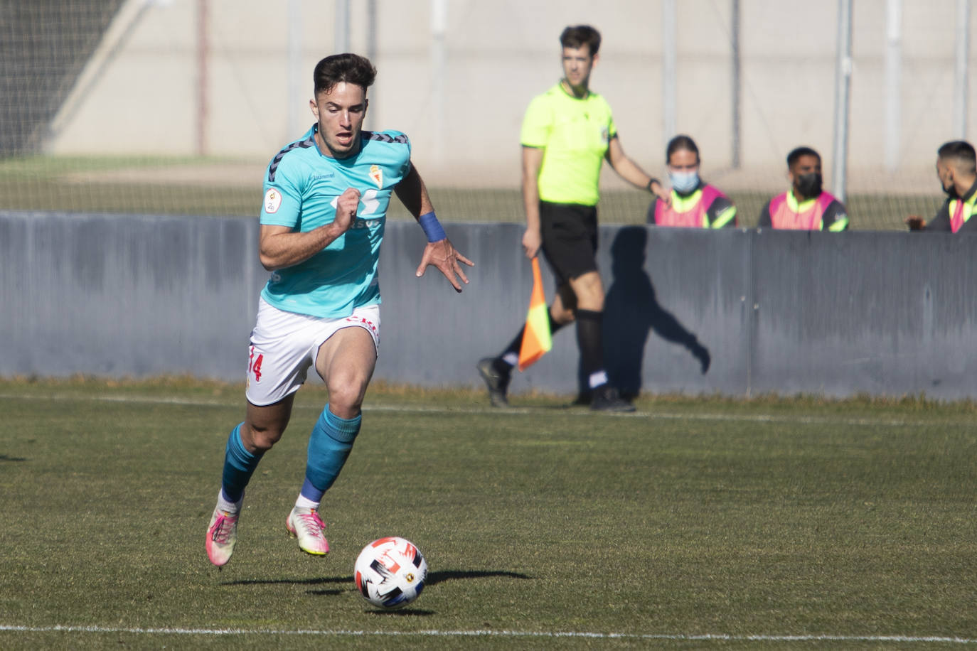 Fotos: El Murcia logra un triunfo de oro en Granada