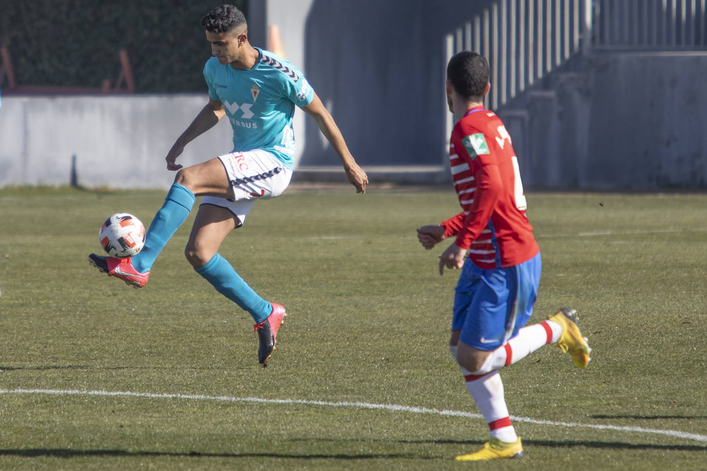 Fotos: El Murcia logra un triunfo de oro en Granada