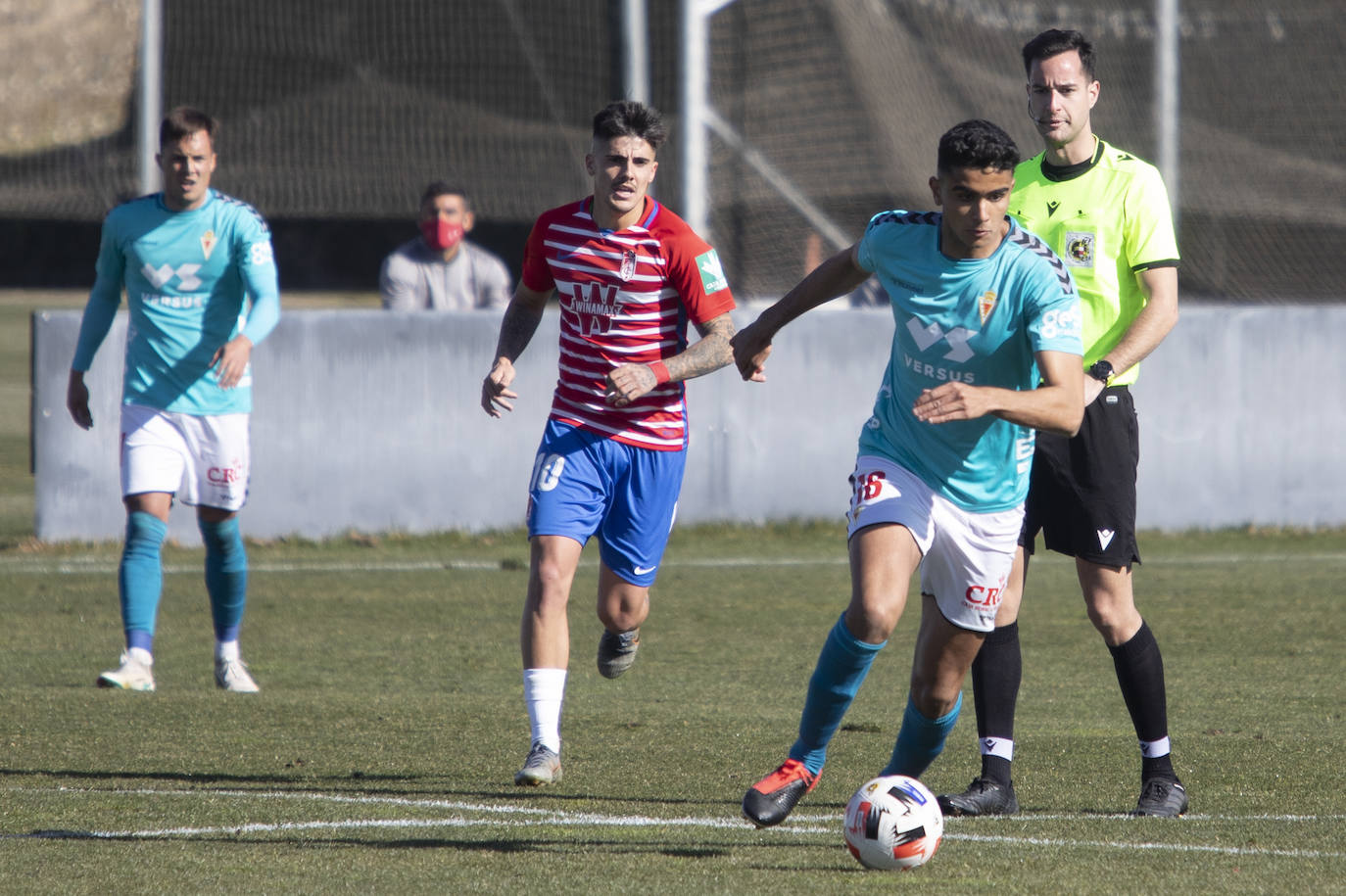 Fotos: El Murcia logra un triunfo de oro en Granada