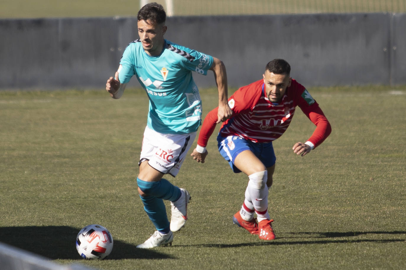 Fotos: El Murcia logra un triunfo de oro en Granada