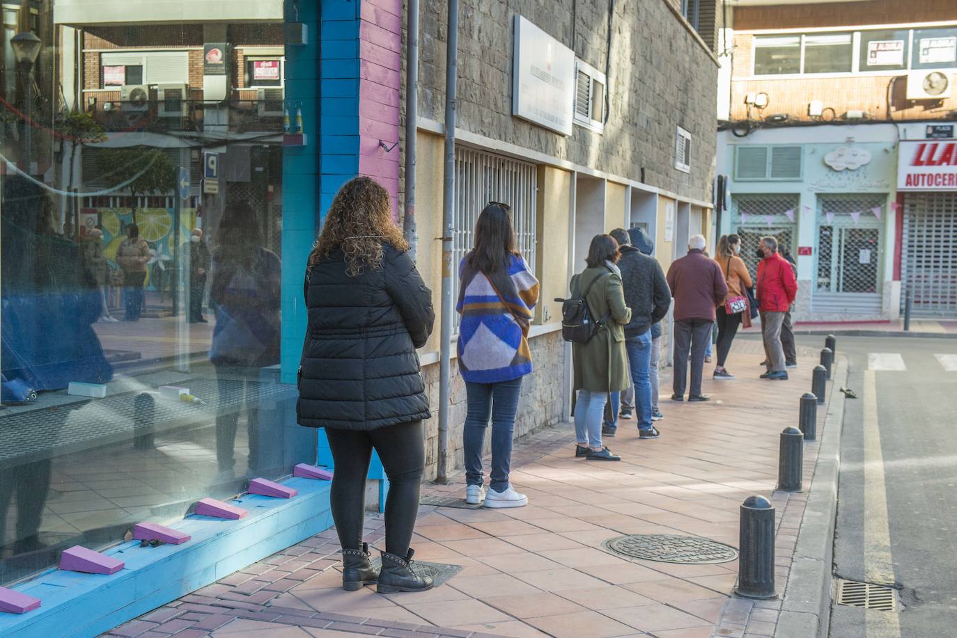 Fotos: Vacunación de profesionales sanitarios en Murcia