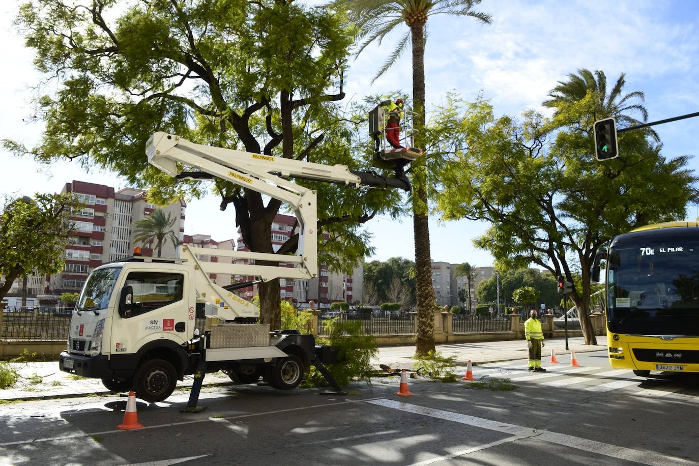 Avenida Floridablanca cortada al tráfico. 