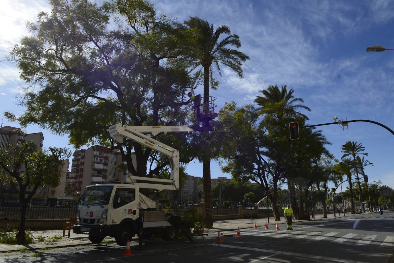 Avenida Floridablanca cortada al tráfico. 