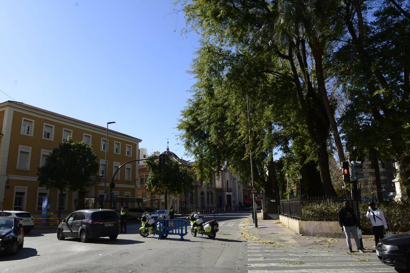 Avenida Floridablanca cortada al tráfico. 