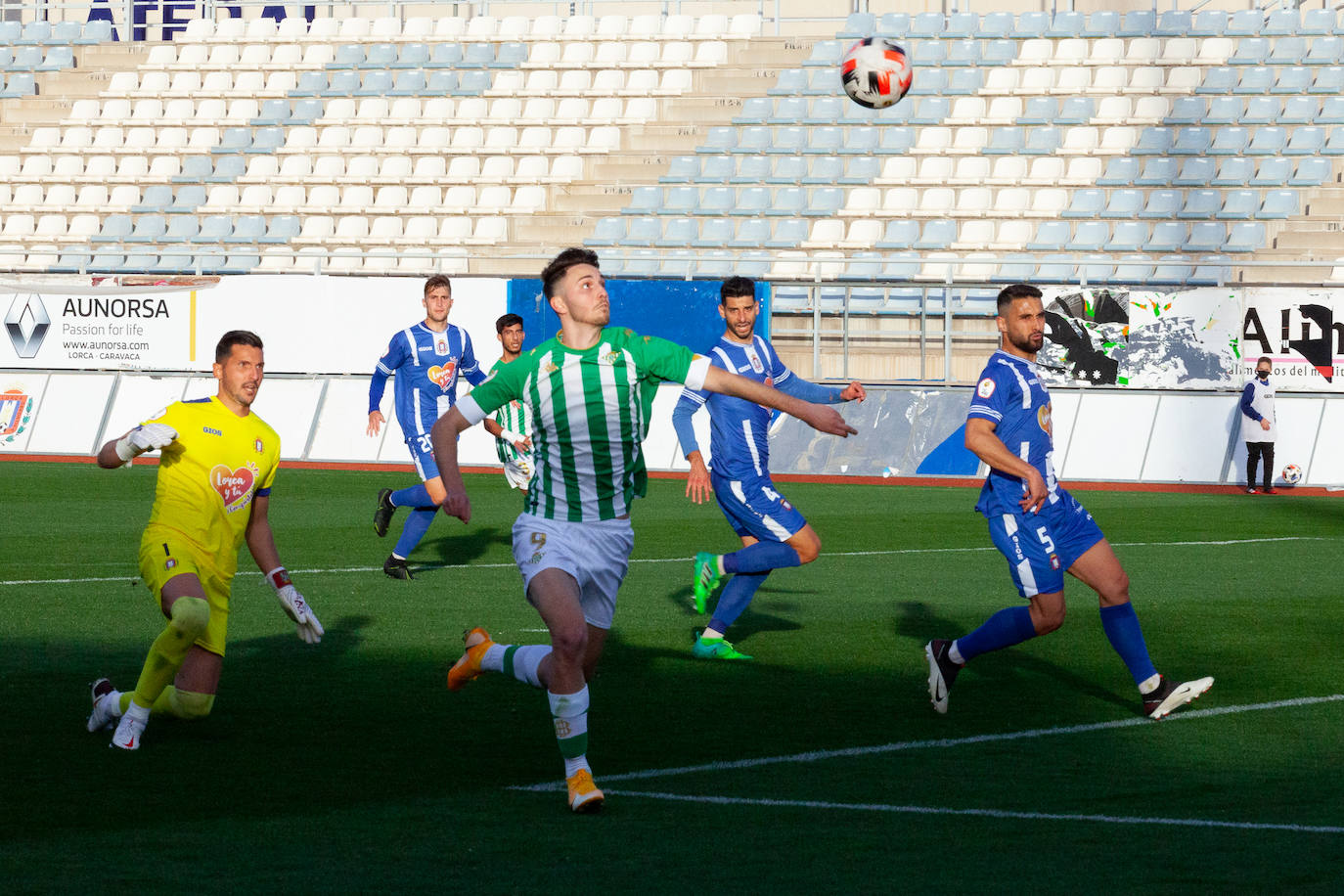 Fotos: El Lorca Deportiva cae ante el Betis