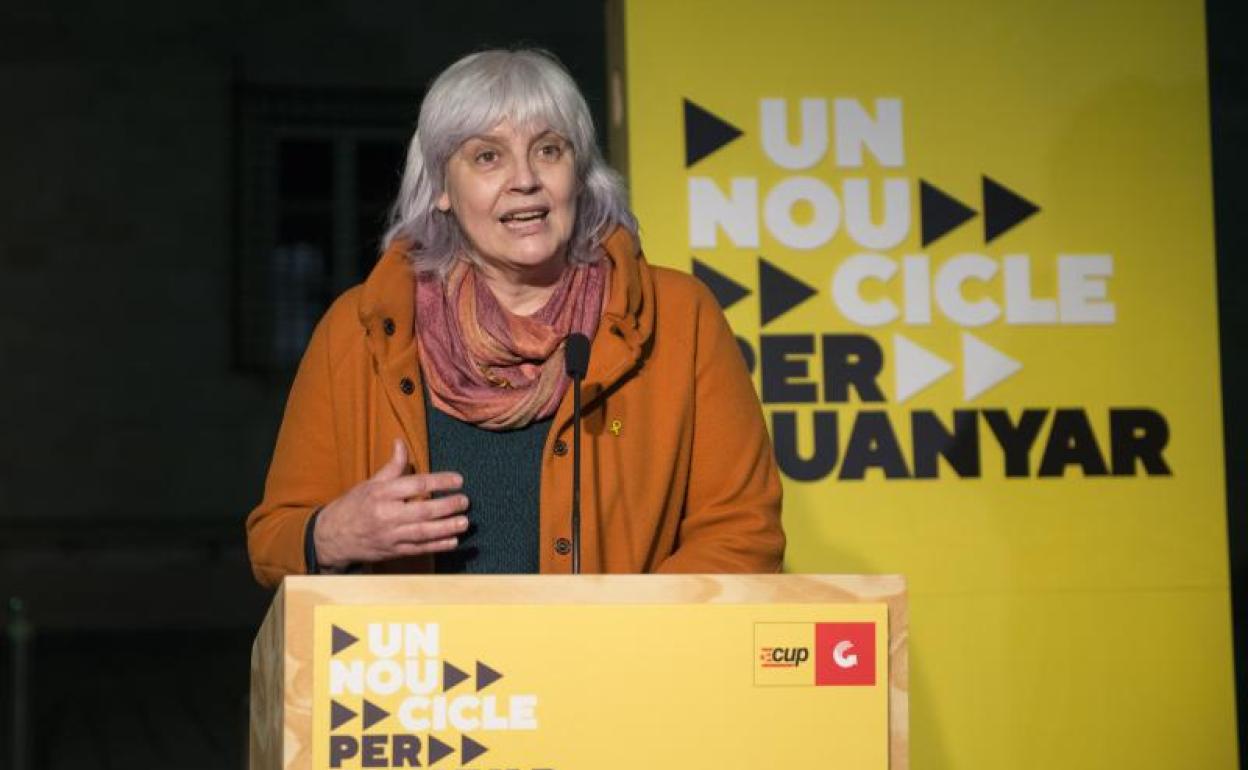 La candidata de la CUP a la Presidencia de la Generalitat, Dolors Sabater, durante el acto de inicio de campaña de la CUP, en Girona 