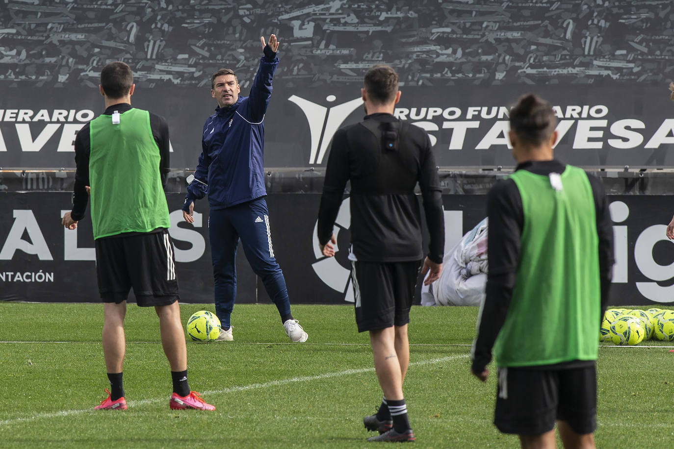 Fotos: Azeez entrena con el Efesé