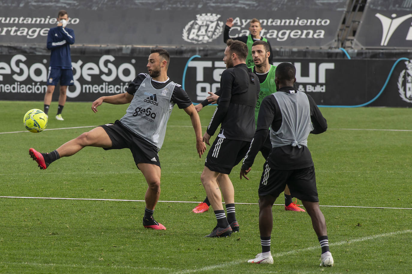 Fotos: Azeez entrena con el Efesé