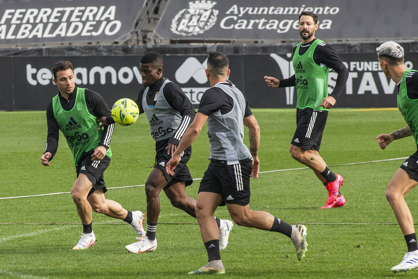 Fotos: Azeez entrena con el Efesé