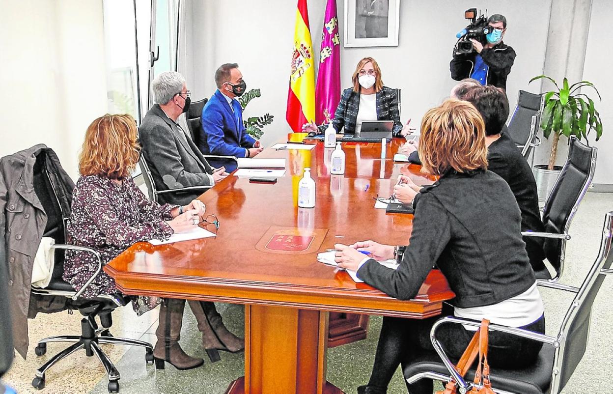 Miembros de la Mesa de Seguimiento Social de enfermos de cáncer. 