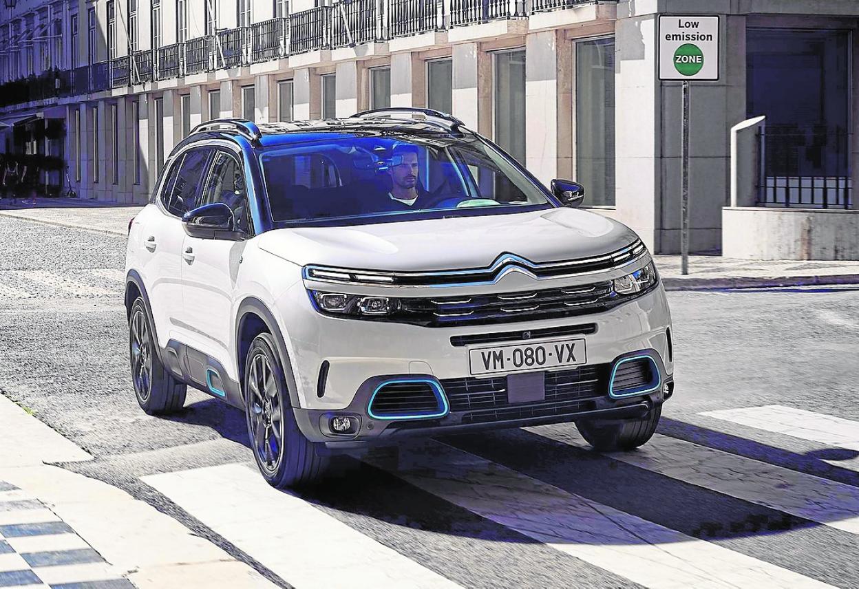 El vehículo cuenta con losúltimos avances técnicos ytecnológicos.