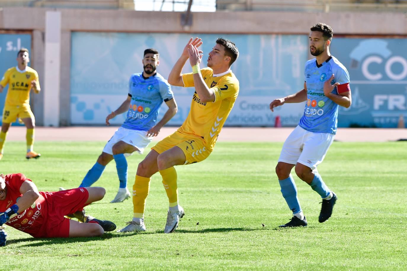 Fotos: La falta de puntería condena a un UCAM que no sale de su mala racha
