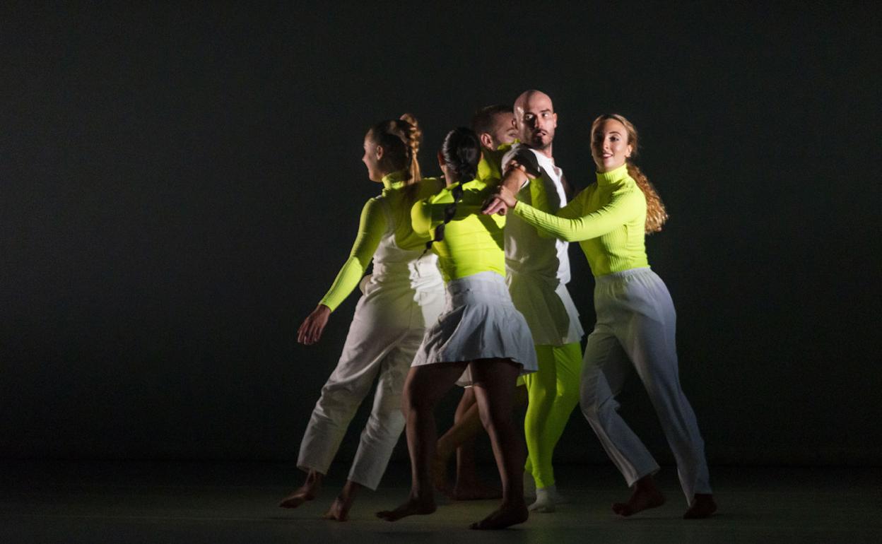 Espectáculo de danza de la Compañía La Quebrá, de la ciezana Irene García, en el Teatro Circo de Murcia. 