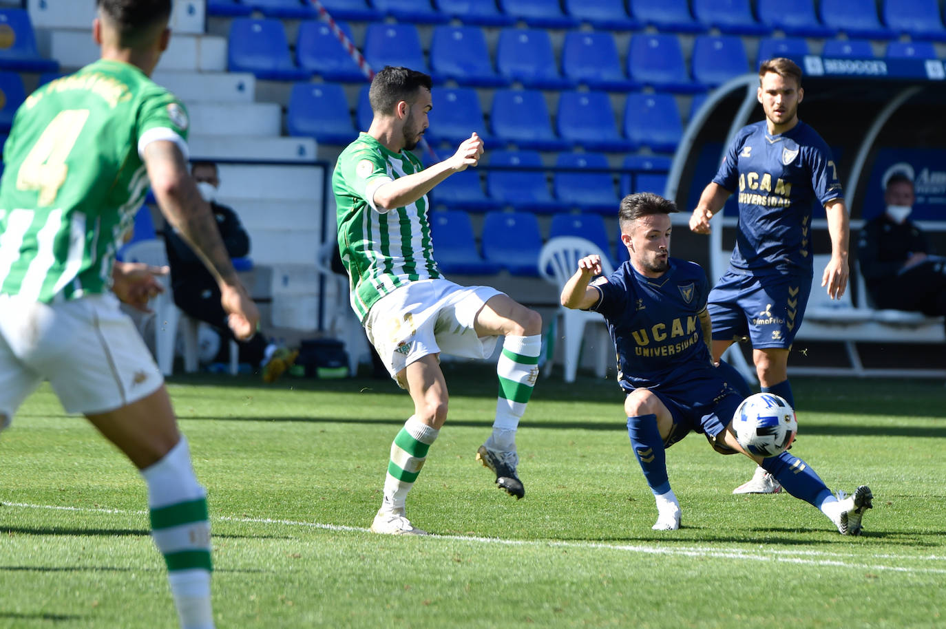 Fotos: El empate entre el UCAM Murcia CF y el Betis, en imágenes